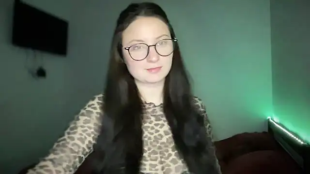 Snapshot of LocaAlis chatting on October 15, 2025, 12:46 pm LocaAlis online show from October 15, 2025, 12:46 pm