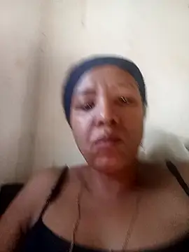 Snapshot of Surreyaa chatting on December 8, 2024, 2:19 pm Surreyaa online show from December 8, 2024, 2:19 pm