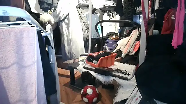 0815lukas2024 online show from November 14, 2025, 1:31 am