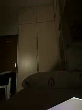 Kamaleonix online show from February 19, 2026, 9:56 pm