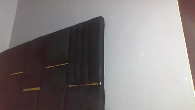 julietunderwoood online show from March 24, 2026, 5:13 pm