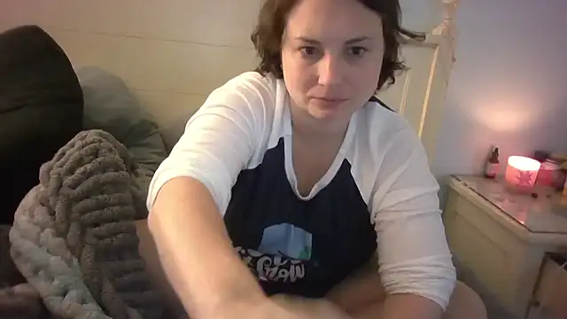 Snapshot of MilfyMrsRobinson chatting on December 14, 2025, 2:11 pm MilfyMrsRobinson online show from December 14, 2025, 2:11 pm