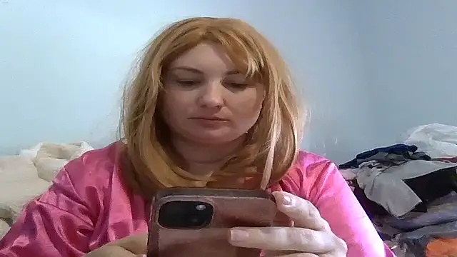 Snapshot of MilfyMrsRobinson chatting on July 26, 2026, 1:51 pm MilfyMrsRobinson online show from July 26, 2026, 1:51 pm