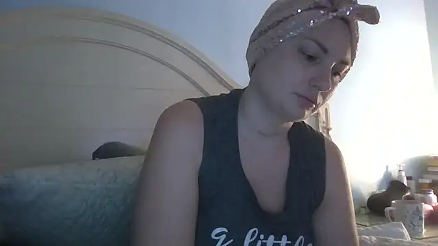 Snapshot of MilfyMrsRobinson chatting on July 15, 2026, 1:07 pm MilfyMrsRobinson online show from July 15, 2026, 1:07 pm