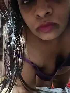 Snapshot of Love_Jenny chatting on July 27, 2026, 7:04 am Love Jenny online show from July 27, 2026, 7:04 am