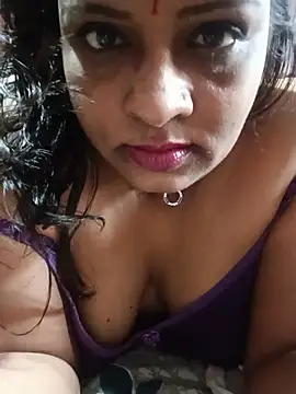 Snapshot of Love_Jenny chatting on August 6, 2026, 5:46 am Love Jenny online show from August 6, 2026, 5:46 am
