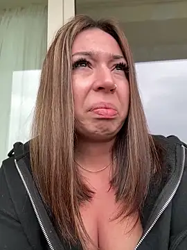 KimArts online show from February 8, 2025, 7:48 am