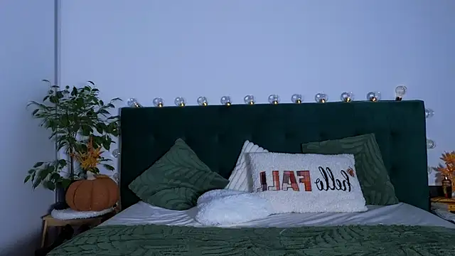 KimArts online show from September 10, 2025, 4:17 pm