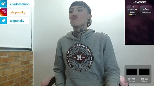 charlotbelucci  online show from October 30, 2025, 10:24 am