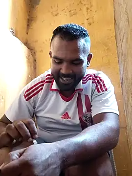 Snapshot of ListedLoin chatting on October 3, 2025, 1:23 pm ListedLoin online show from October 3, 2025, 1:23 pm