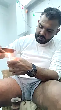 Snapshot of ListedLoin chatting on March 18, 2025, 6:50 pm ListedLoin online show from March 18, 2025, 6:50 pm