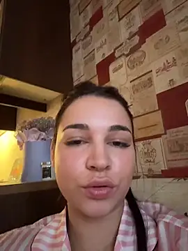 Snapshot of JessicaCartier chatting on May 11, 2026, 4:04 pm JessicaCartier online show from May 11, 2026, 4:04 pm