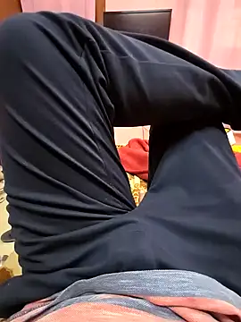 Snapshot of Loveboycurvy chatting on February 4, 2025, 3:33 am Loveboycurvy online show from February 4, 2025, 3:33 am