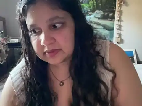 MelanieFawker online show from November 25, 2025, 10:43 pm