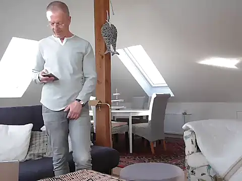 Snapshot of maxmueller321 chatting on February 19, 2026, 12:57 pm maxmueller321 online show from February 19, 2026, 12:57 pm