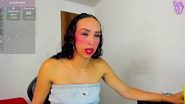 Bigcatalove online show from April 22, 2026, 4:25 pm