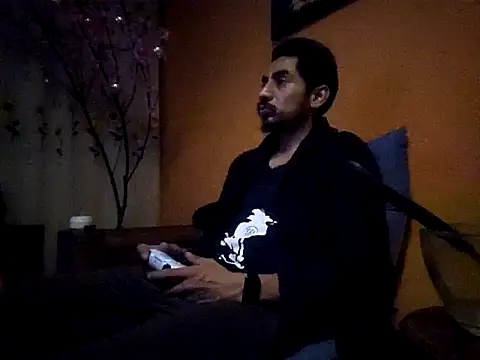 Snapshot of Angel_Coronel chatting on January 11, 2025, 6:14 am Angel Coronel online show from January 11, 2025, 6:14 am