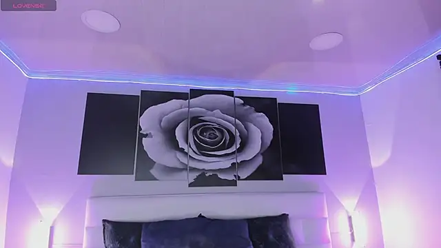 Snapshot of sofi_bakerr chatting on November 25, 2025, 11:43 am sofi bakerr online show from November 25, 2025, 11:43 am