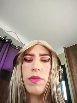 tevenwhiite online show from April 18, 2026, 10:32 pm