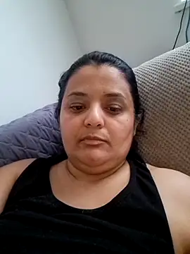 sarahhh1987 online show from April 19, 2026, 5:41 am