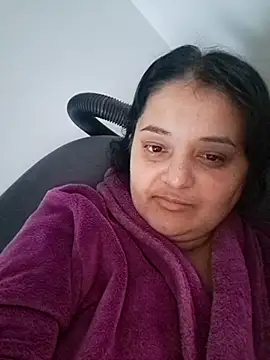 Snapshot of sarahhh1987 chatting on December 14, 2025, 10:43 am sarahhh1987 online show from December 14, 2025, 10:43 am