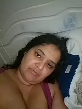 Snapshot of sarahhh1987 chatting on November 12, 2025, 4:00 pm sarahhh1987 online show from November 12, 2025, 4:00 pm