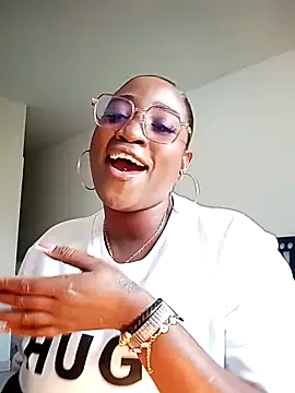 Perlasexyu1 online show from October 16, 2025, 2:47 pm