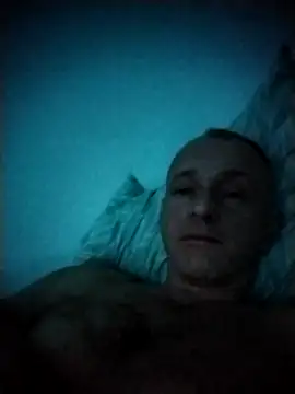 Snapshot of Singlepennis chatting on March 21, 2025, 5:45 pm Singlepennis online show from March 21, 2025, 5:45 pm