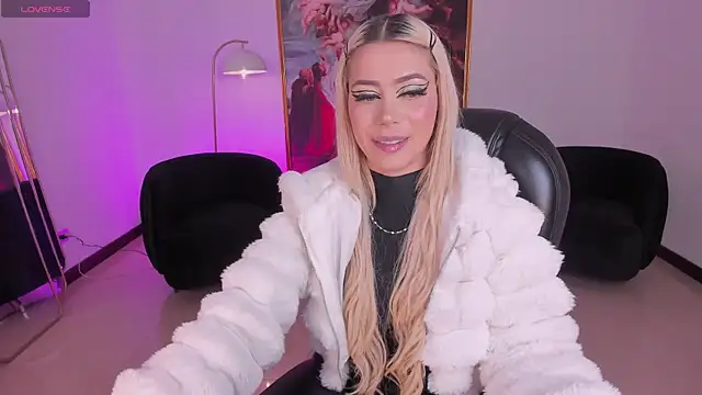 HannaConnor  online show from March 3, 2026, 9:00 pm