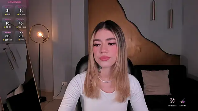 Snapshot of ViolettHansson chatting on February 7, 2026, 11:51 am ViolettHansson online show from February 7, 2026, 11:51 am