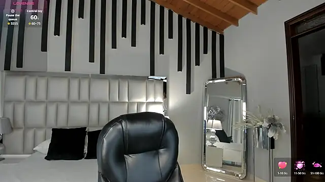 Snapshot of ViolettHansson chatting on February 19, 2026, 6:27 pm ViolettHansson online show from February 19, 2026, 6:27 pm