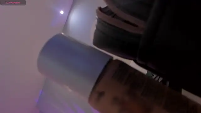 AliceHarper  online show from April 18, 2026, 12:07 pm