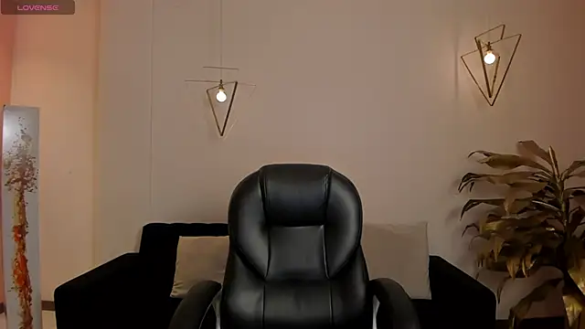 AliceHarper  online show from May 12, 2026, 6:03 pm