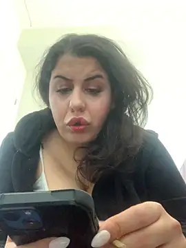 Snapshot of holyeroticss chatting on March 1, 2026, 7:25 pm holyeroticss online show from March 1, 2026, 7:25 pm