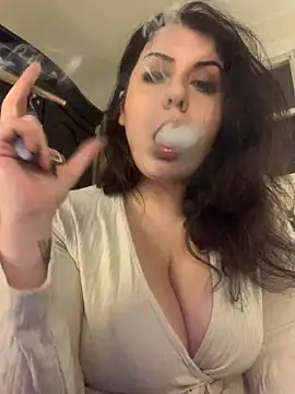 holyeroticss online show from December 17, 2025, 11:32 pm