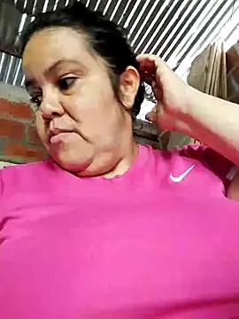 Snapshot of lunanataly chatting on November 18, 2025, 2:31 pm lunanataly online show from November 18, 2025, 2:31 pm