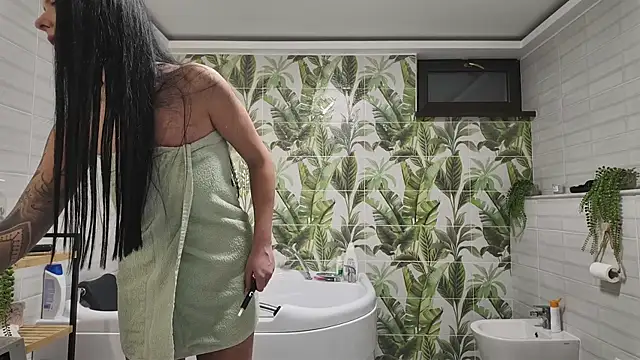 Snapshot of ValeriaGrey chatting on November 12, 2025, 4:44 pm ValeriaGrey online show from November 12, 2025, 4:44 pm