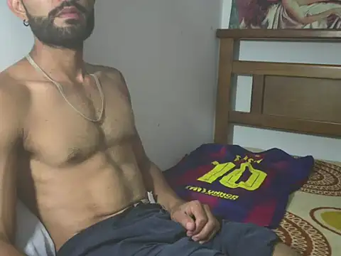 hideonbush051 online show from April 6, 2026, 2:51 pm