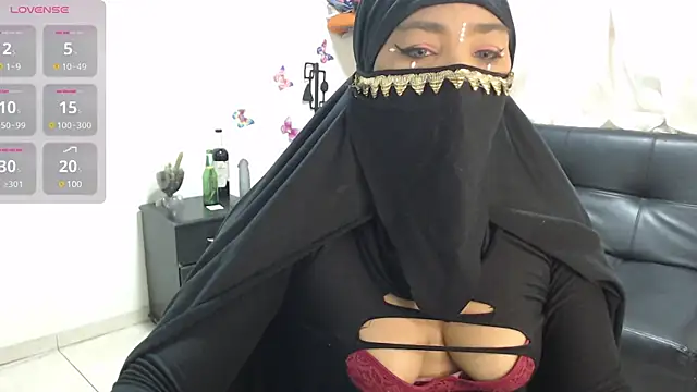 Snapshot of Aaliyah_brown chatting on January 22, 2025, 8:51 am Aaliyah brown online show from January 22, 2025, 8:51 am