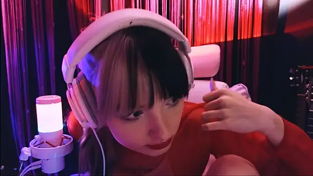 Avi Nile online show from December 16, 2025, 8:57 pm