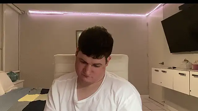 Snapshot of Lorenzo_hernandez chatting on November 17, 2025, 10:03 pm Lorenzo hernandez online show from November 17, 2025, 10:03 pm