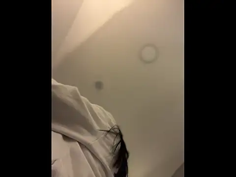 IrisBaker online show from March 18, 2026, 10:21 pm