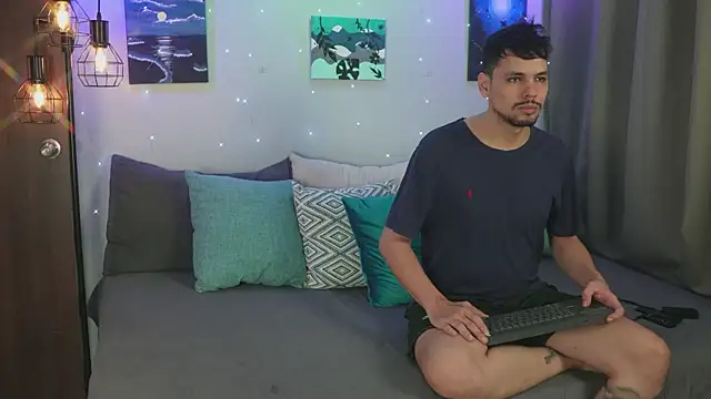 Snapshot of Cleoanubis- chatting on November 12, 2025, 6:50 am Cleoanubis- online show from November 12, 2025, 6:50 am