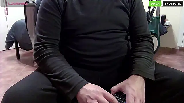 Snapshot of MultiOrgasmicLover chatting on January 21, 2025, 9:25 pm MultiOrgasmicLover online show from January 21, 2025, 9:25 pm