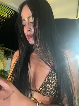 Snapshot of Alexandra_duque chatting on March 7, 2025, 11:38 pm Alexandra duque online show from March 7, 2025, 11:38 pm
