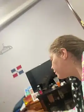 Snapshot of andreinitahg chatting on January 3, 2025, 9:26 pm andreinitahg online show from January 3, 2025, 9:26 pm