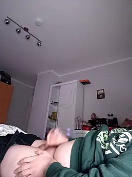 larsgessner30 online show from December 15, 2025, 2:17 am