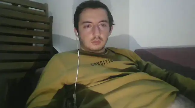 Snapshot of laynufff chatting on January 24, 2025, 6:46 pm laynufff online show from January 24, 2025, 6:46 pm