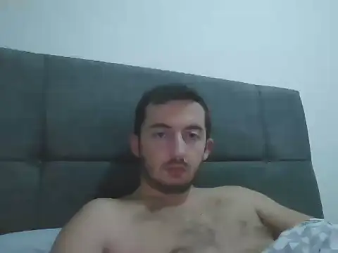 Snapshot of laynufff chatting on December 19, 2025, 5:04 pm laynufff online show from December 19, 2025, 5:04 pm