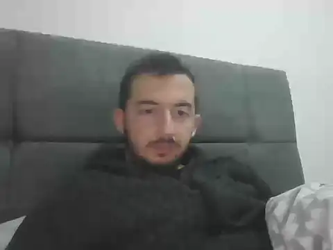 Snapshot of laynufff chatting on December 5, 2025, 5:33 pm laynufff online show from December 5, 2025, 5:33 pm